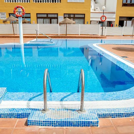 Lägenhet Trendy With A Heated Pool And Near Aqualand, 1a *