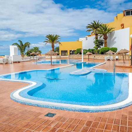 Trendy With A Heated Pool And Near Aqualand, 1a Daire
