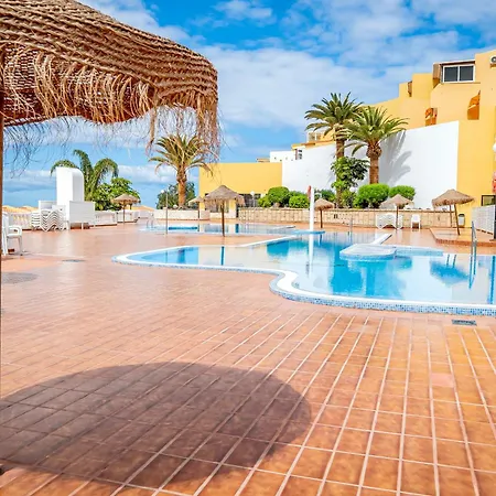 Trendy With A Heated Pool And Near Aqualand, 1a Daire